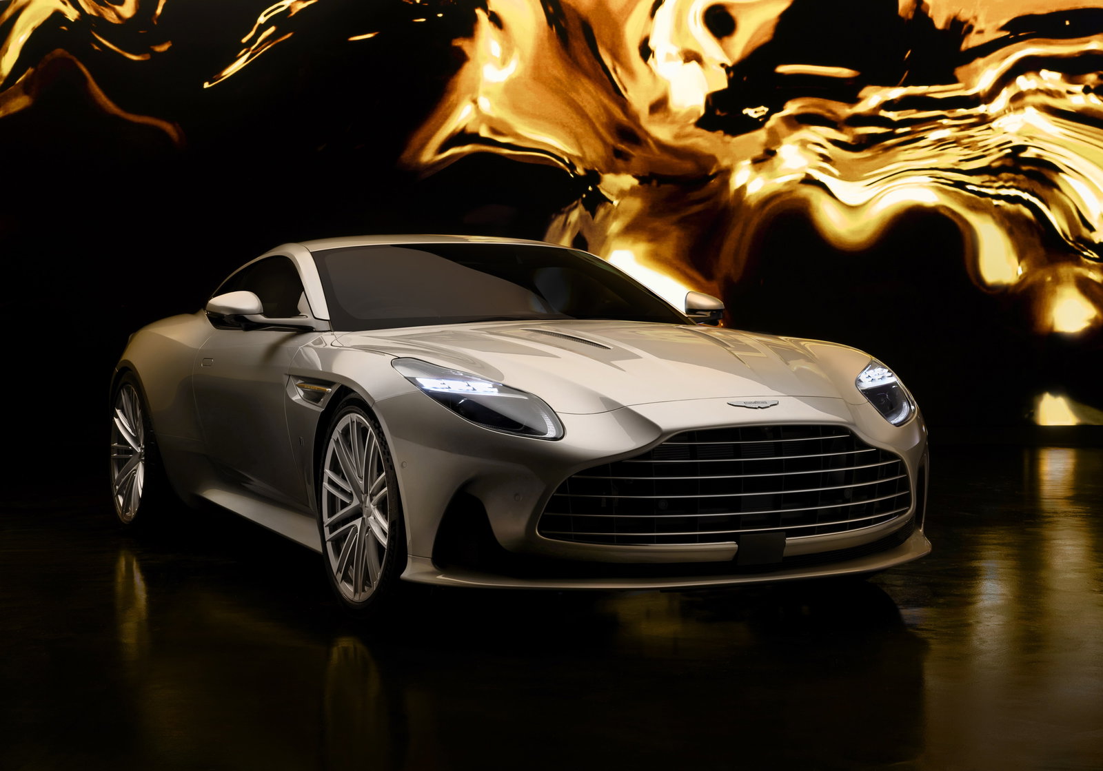 Aston Martin DB12 Goldfinger Edition - front